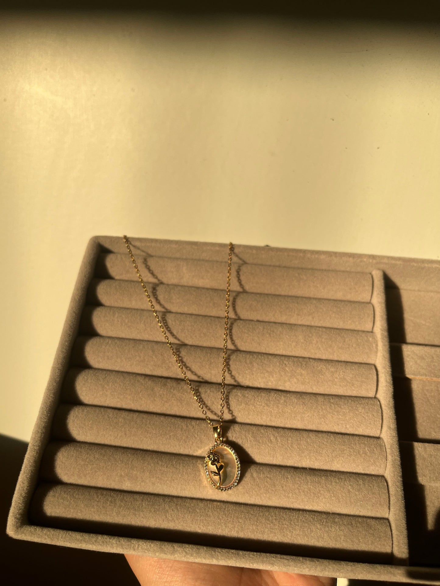 Oval Flower Necklace