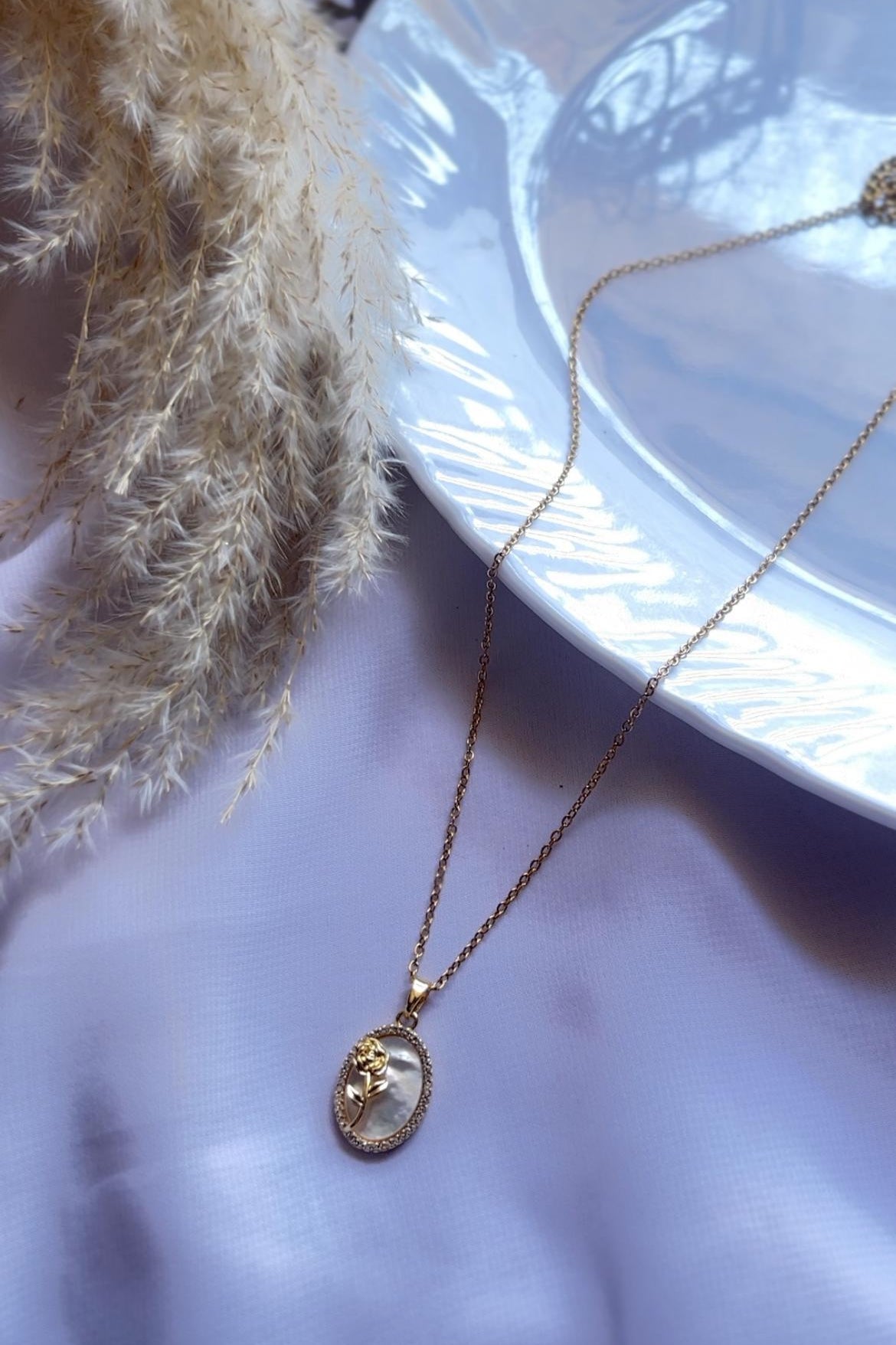 Oval Flower Necklace