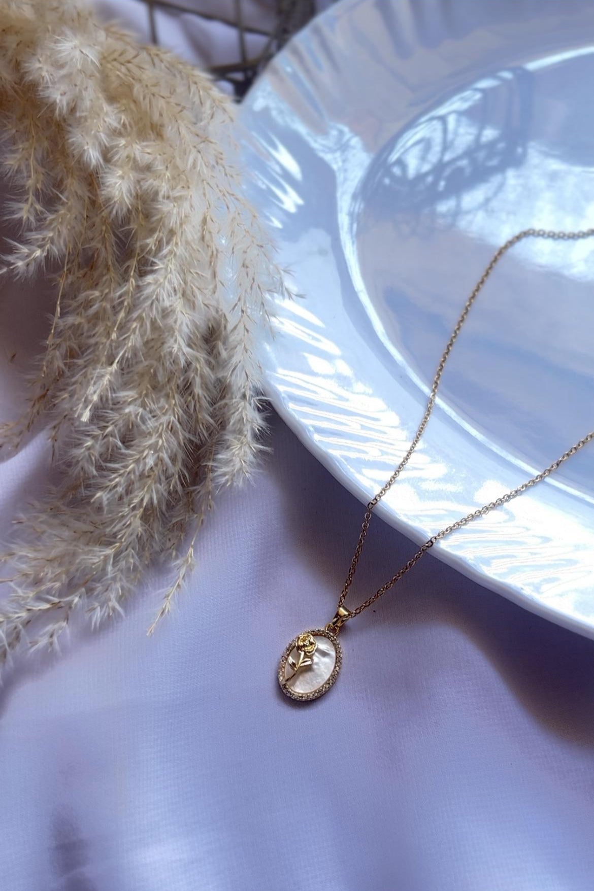 Oval Flower Necklace
